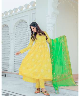 Bumblebee Yellow Suit Set With Gotta Work Dupatta 3