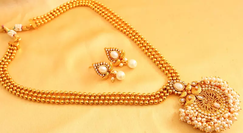 Beautiful 3 Layer Pearl Cluster Necklace Set   
