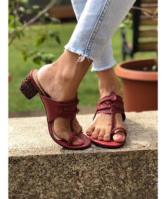 Maroon Kollhapuri 3