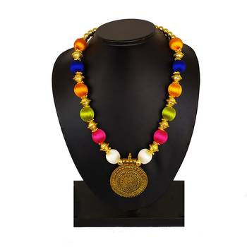 Multicolor chokers 1