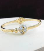 Saizen Bracelets For Women Gold Plated Crystal Bracelet Bangle Jewellery For Girls And Women