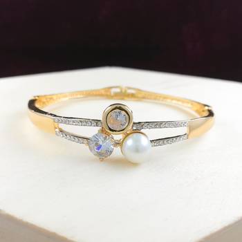 Saizen Bracelets For Women Gold Plated Crystal Bracelet Bangle Jewellery For Girls And Women 1