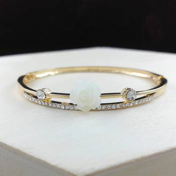Saizen Bracelets For Women Gold Plated Crystal Bracelet Bangle Jewellery For Girls And Women 1
