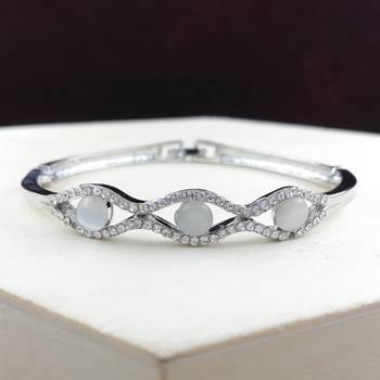Saizen Bracelets For Women Silver Plated Crystal Bracelet Bangle Jewellery For Girls And Women 1