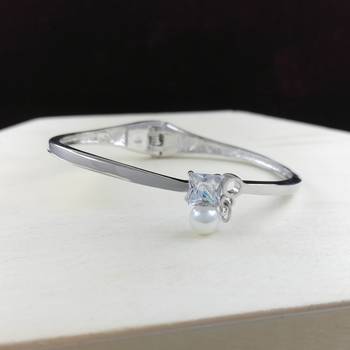 Saizen Bracelets For Women Silver Plated Crystal Bracelet Bangle Jewellery For Girls And Women 1