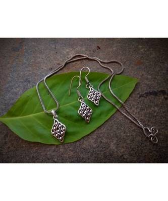 Oxidised Metal Silver Necklace 1