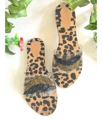 Leopard Feather Sliders 2