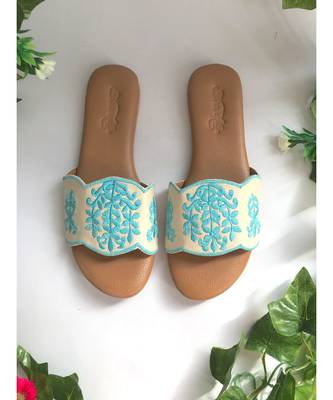 Damask Cr  me and Turqouse Flats 1