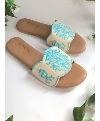 Damask Cr  me and Turqouse Flats 2
