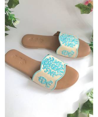 Damask Cr  me and Turqouse Flats 3