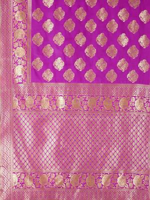 Pink woven banarasi saree with blouse 5