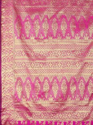 Magenta woven banarasi saree with blouse 5