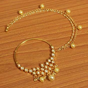 White pearl nose-ring 1