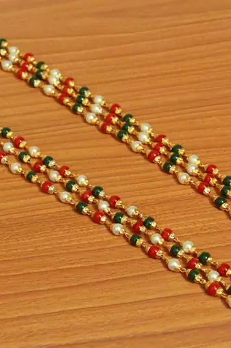 Multicolor pearl necklaces