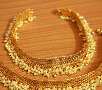 Gold Pearl Anklets 2