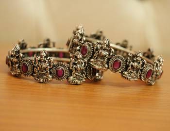 Red Ruby       Bangles-And-Bracelets 1
