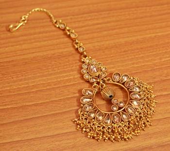 White Zircon       Maang-Tikka 1