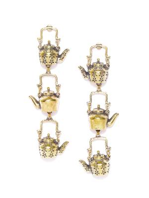 Gold earrings 2