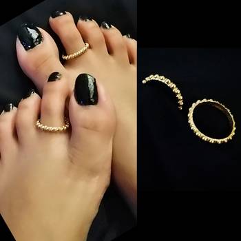 Gold toe-rings 1