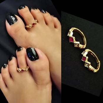 Gold toe-rings 1