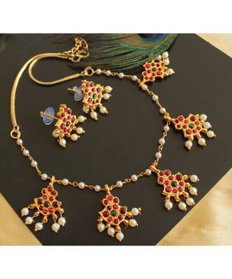 Beautiful Kemp Green Pearl Designer Necklace Set 1