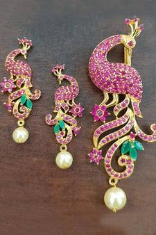 Multicolor necklaces