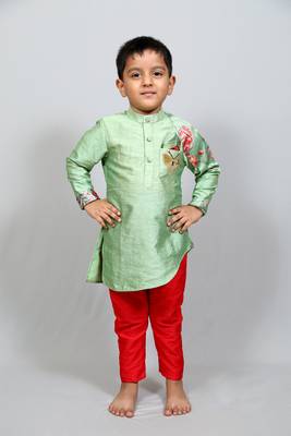 A symetrical kurta with pant 1