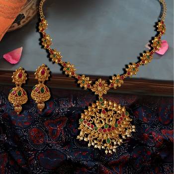 Leaf Style Shape Peacock ZINC Necklace 1