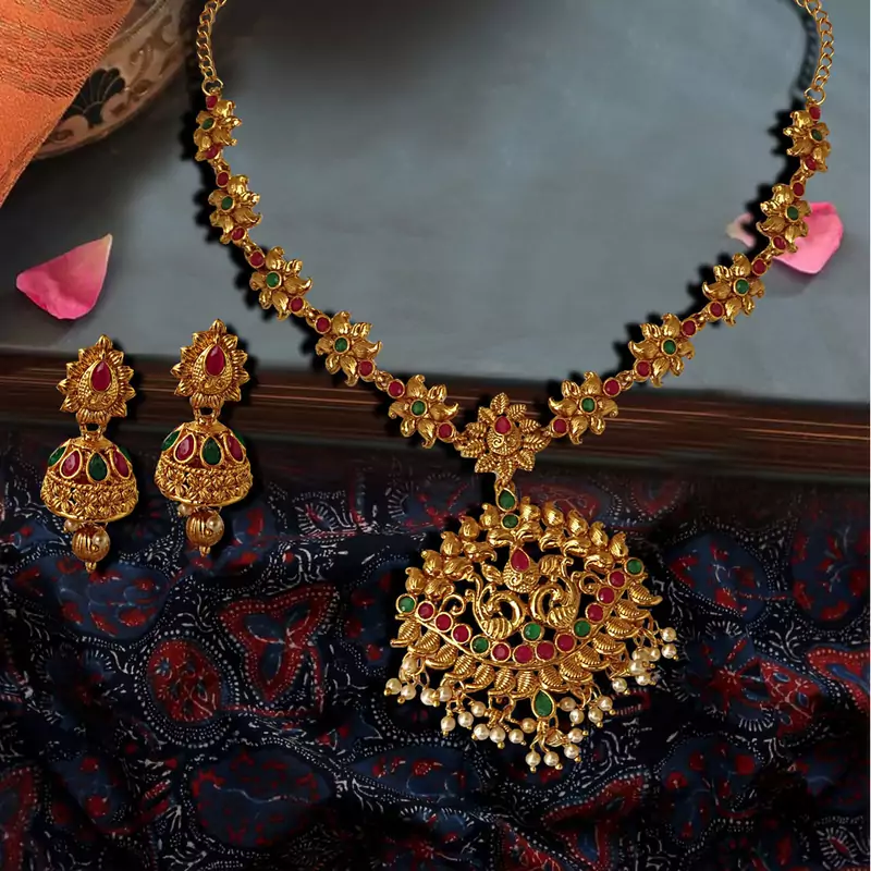 Leaf Style Shape Peacock ZINC Necklace