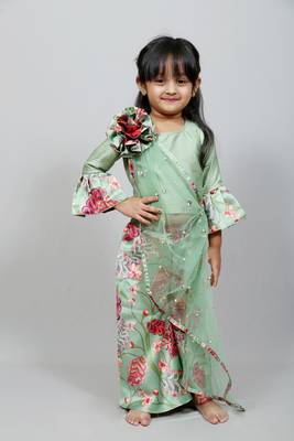 green top with attached net dupatta n floral green skirt 1