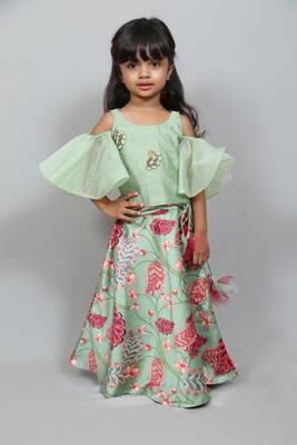 cold sleeves top with floral print skirt 1
