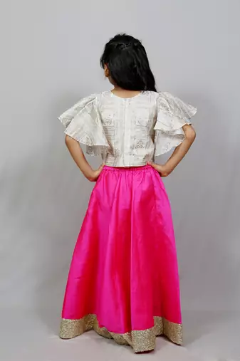 cold sleeves top and long skirt with pocket belt
