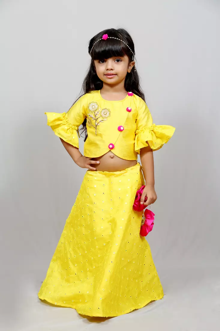three fourth sleeves yellow top and long skirt with flowers knot