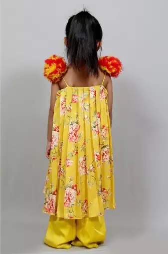 sphagetti jumpsuit with cape