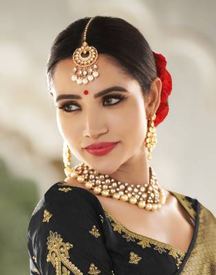 Grey embroidered silk saree with blouse 2
