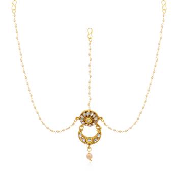 Yellow diamond maang-tikka 1