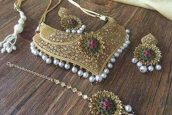 Gold onyx chokers 1