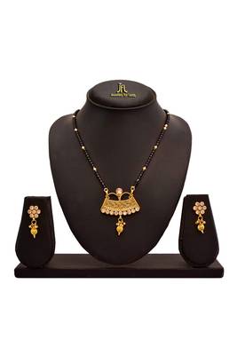 Gold diamond mangalsutra 2