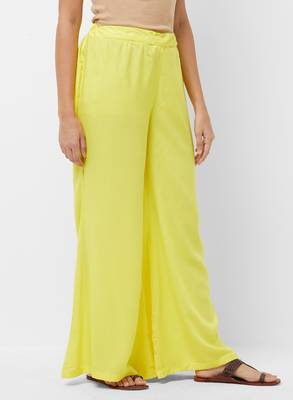 Women's Soild Yellow Flarred Palazzo 3