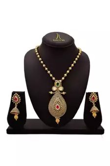 Gold pearl pendants