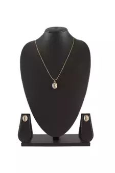 Gold crystal pendants