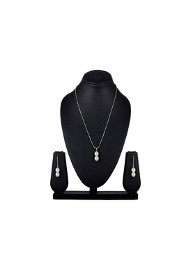 Silver pearl pendants 2