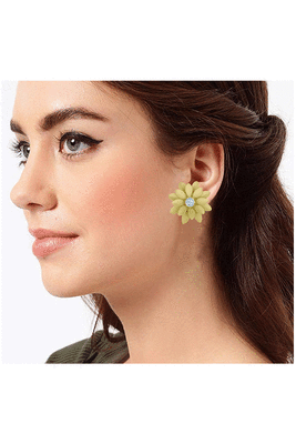 Yellow diamond studs 3