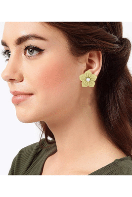 Yellow diamond studs 3