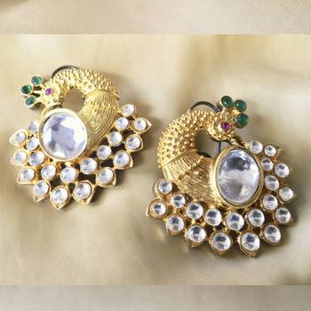 Gold earrings 1