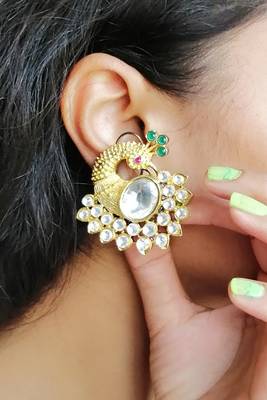 Gold earrings 3