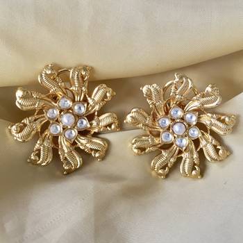 Gold earrings 1