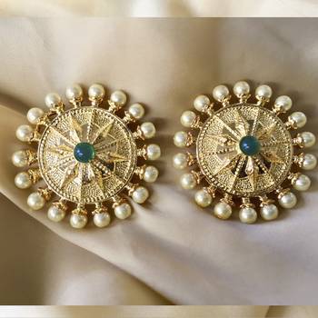 Gold earrings 1