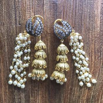 Gold earrings 3