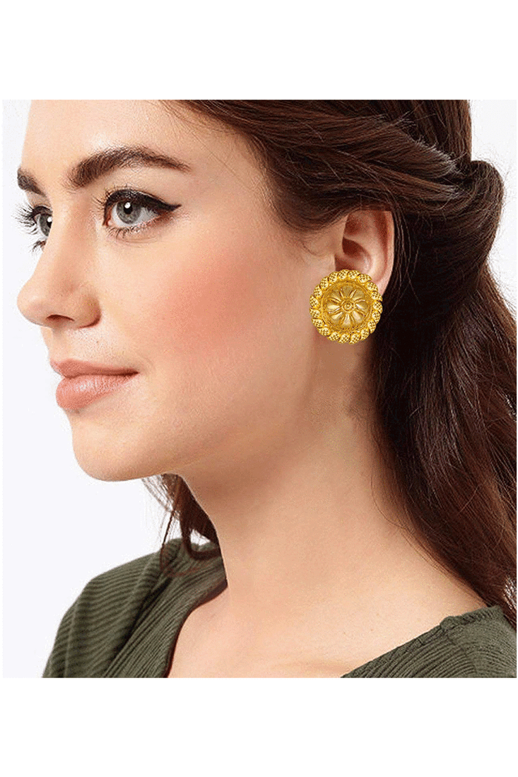 Gold studs
